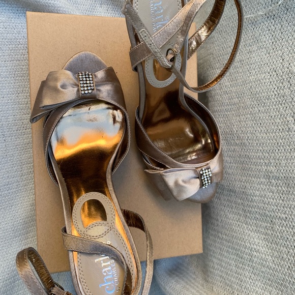 Charles David Shoes - Charles David SZ 8.5 Gold Strappy Heels open toe